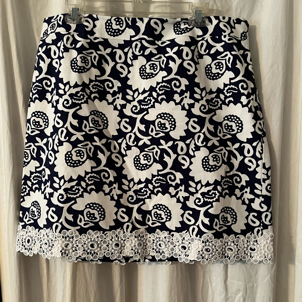 Talbots blue/white cotton skirt w/lace trim